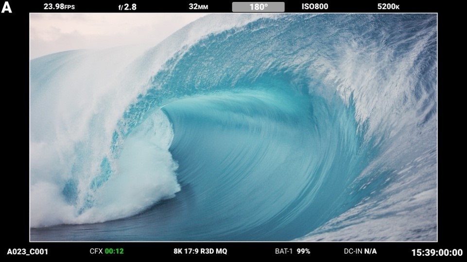 A large wave in the ocean

Description automatically generated